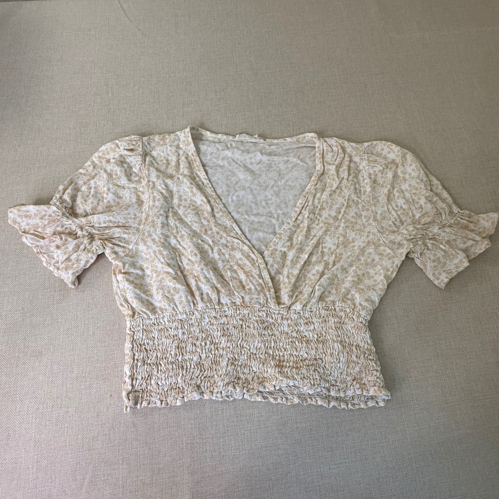 Altard State Floral Smocked Crop Top Tan Cream V-Neck Puff Sleeve Boho Medium